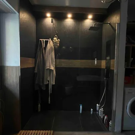 Δωμάτια σε οικογενειακή κατοικία Luce Private Deluxe Near The Station Tirano