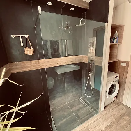 Luce Private Deluxe Near The Station Δωμάτια σε οικογενειακή κατοικία *